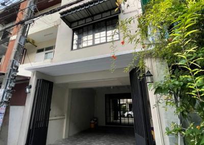 For Rent Bangkok Town House Sukhumvit BTS Bang Chak Phra Khanong