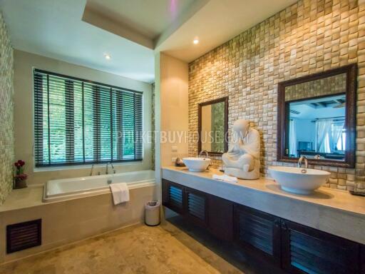 PAT5989: Gorgeous Thai Bali style Villa with Sea view