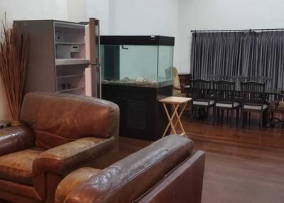 For Rent Bangkok Town House Sukhumvit BTS Ekkamai Watthana