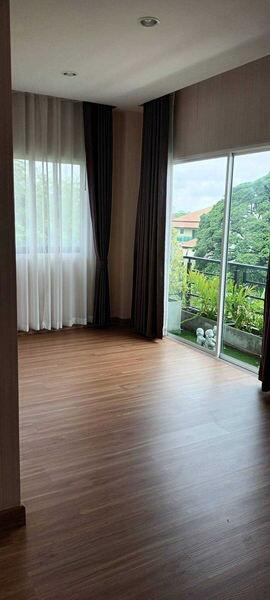 For Sale and Rent Bangkok Town House Ramkamhaeng Saphan Sung