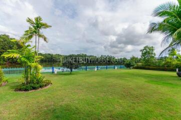 BAN5985: Luxury Villa with Lake view in Laguna area