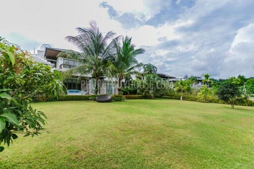 BAN5985: Luxury Villa with Lake view in Laguna area