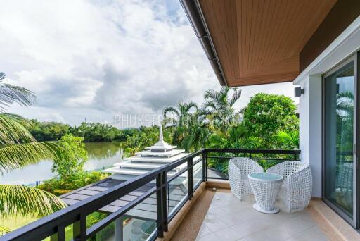 BAN5985: Luxury Villa with Lake view in Laguna area