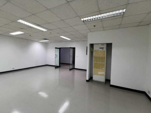 For Rent Bangkok Office Sukhumvit BTS Ekkamai Watthana