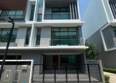 For Rent Bangkok Town House Nirvana Define Srinakarin-Rama 9 Srinakarin - Romklao Saphan Sung