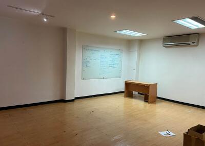 For Rent Bangkok Office Sukhumvit BTS Phra Khanong Watthana