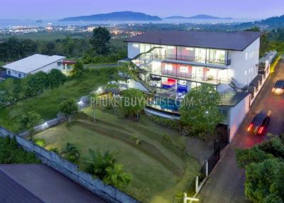 CHA5811: Luxury Eight Bedroom Villa in Chalong