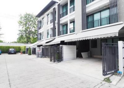 For Rent Bangkok Town House Baan Klang Muang Rama 9 - Ramkhmahaeng Krungthep Kreetha Bang Kapi