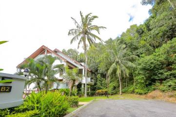 MAI5809: Magnificent Three Bedroom Apartment in Mai Khao