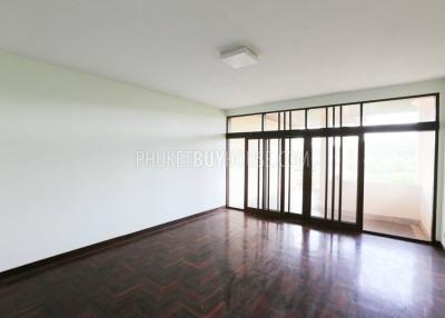MAI5808: Comfortable Split-Level Apartment in Mai Khao