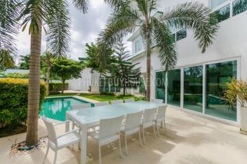 NAI5791: Modern 5-Bedroom Villa in Nai Harn