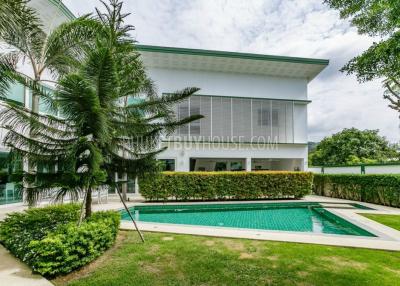 NAI5791: Modern 5-Bedroom Villa in Nai Harn