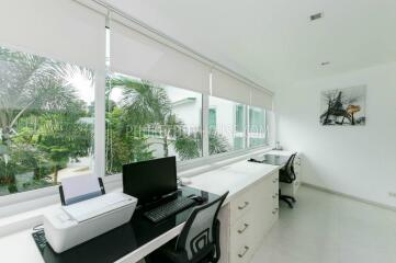 NAI5791: Modern 5-Bedroom Villa in Nai Harn