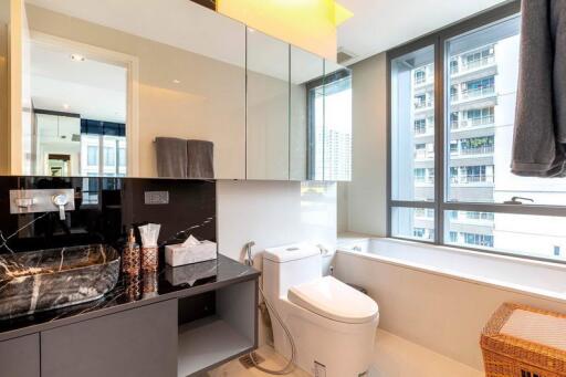 For Rent Bangkok Condo The Room Sukhumvit 21 Sukhumvit 21 BTS Asok MRT Sukhumvit Watthana