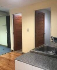 For Rent Bangkok Office Narathiwas BTS Chong Nonsi Sathorn