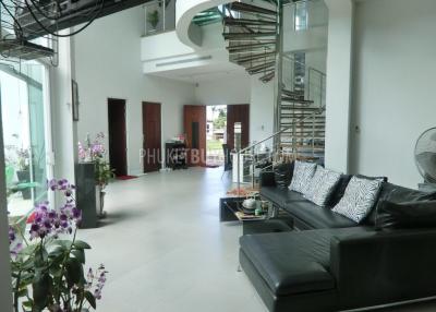 KAT5739: Lovely 6 Bedroom Villa in Kata Beach