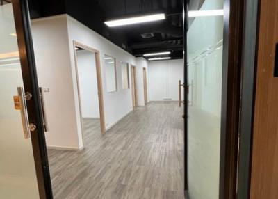 For Rent Bangkok Office Sukhumvit BTS Thong Lo Watthana