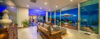 Luxurious seaview 6 bedrooms with private pool