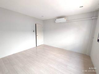 For Rent Bangkok Retail Phahon Yothin BTS Ari Phaya Thai