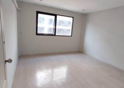 For Rent Bangkok Retail Phahon Yothin BTS Ari Phaya Thai