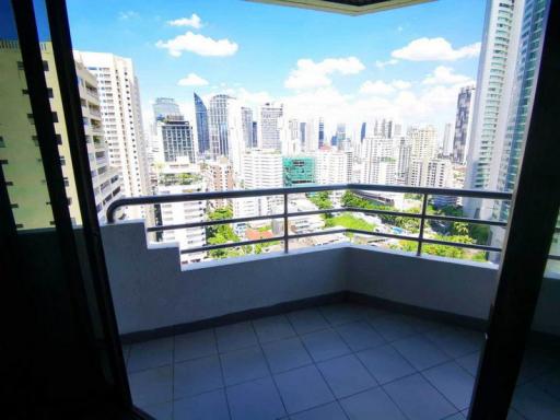 For Rent Condo Lake Avenue Sukhumvit 16 BTS Asok MRT Sukhumvit Khlong Toei