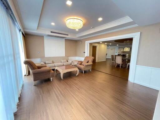 For Rent Bangkok Condo Oriental Towers Ekkamai 12 BTS Ekkamai Watthana