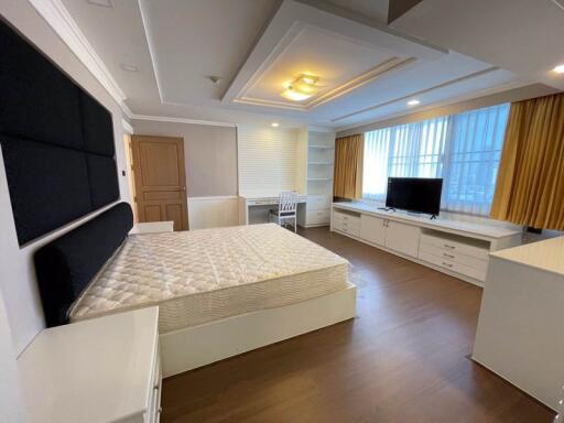 For Rent Bangkok Condo Oriental Towers Ekkamai 12 BTS Ekkamai Watthana