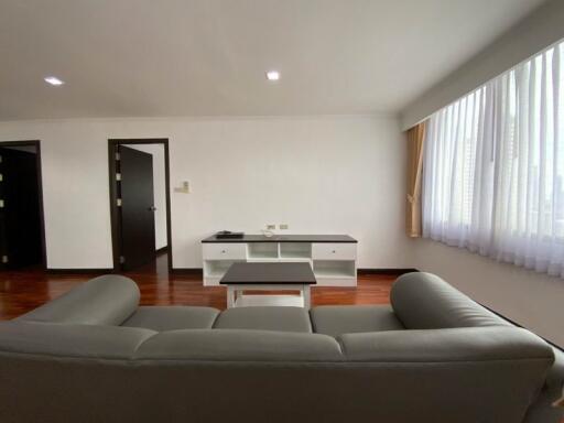 For Rent Bangkok Condo Acadamia Grand Tower Sukhumvit 43 BTS Phrom Phong Watthana