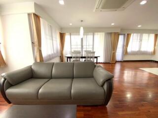 For Rent Bangkok Condo Acadamia Grand Tower Sukhumvit 43 BTS Phrom Phong Watthana