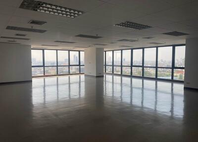 For Rent Bangkok Office Sathorn BTS Surasak Sathorn