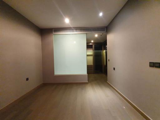 For Rent Bangkok Condo The Esse at Singha Complex Asok Montri MRT Phetchaburi Bang Kapi