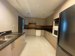 For Rent Bangkok Condo G.P. Grande Tower Sukhumvit 23 BTS Asok MRT Sukhumvit Watthana