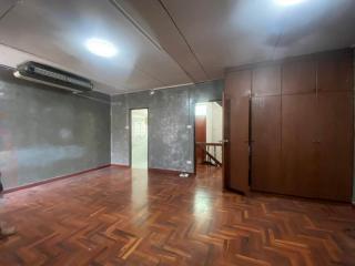 For Rent Bangkok Town House Sukhumvit BTS Ekkamai Watthana