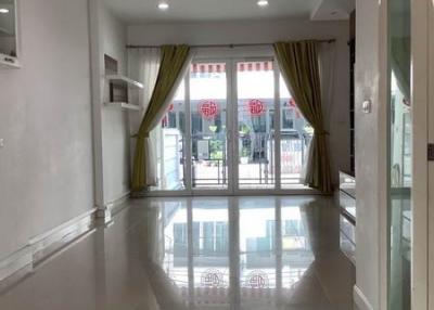 For Sale and Rent Bangkok Town House Baan Klang Muang S-Sense Ladprao - Rama 9 Pradit Manutham Wang Thonglang