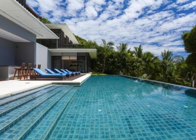 Impressive 4 bedrooms villa with beach front in Pa Khlok Thalang Phuket