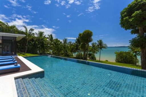 Impressive 4 bedrooms villa with beach front in Pa Khlok Thalang Phuket