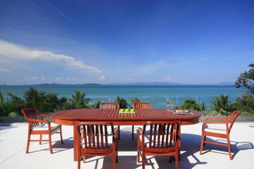 Impressive 4 bedrooms villa with beach front in Pa Khlok Thalang Phuket