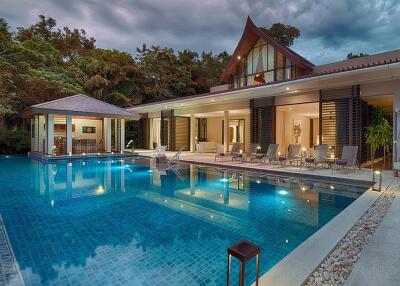 Luxurious 4 bedrooms villa with beach front in Pa Khlok Thalang Phuket