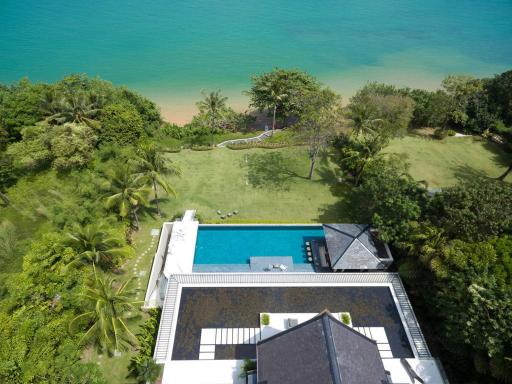 Luxurious 4 bedrooms villa with beach front in Pa Khlok Thalang Phuket