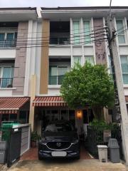 For Sale Bangkok Town House Baan Klang Muang S-Sense Rama 9-Ladprao Wang Thonglang
