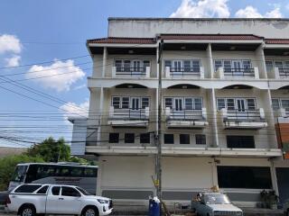 For Sale Pathum Thani Shophouse Lam Luk Ka