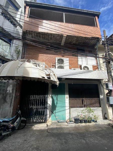 For Sale Bangkok Shophouse Sukhumvit BTS Phrom Phong Watthana