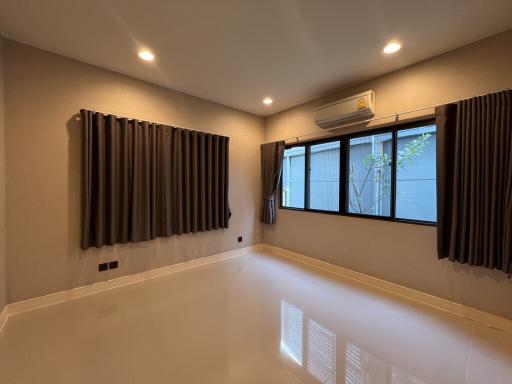 For Rent Bangkok Single House Setthasiri Krungthep Kreetha Hua Mak Bang Kapi