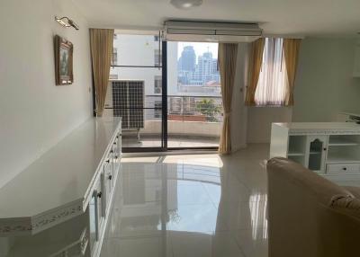 For Rent Bangkok Condo Supalai Place Sukhumvit 39 BTS Phrom Phong Watthana