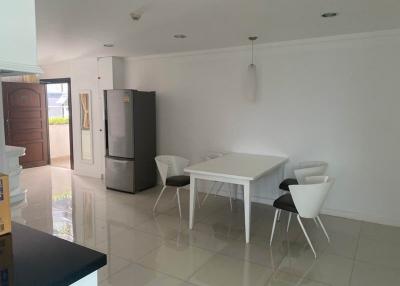 For Rent Bangkok Condo Supalai Place Sukhumvit 39 BTS Phrom Phong Watthana