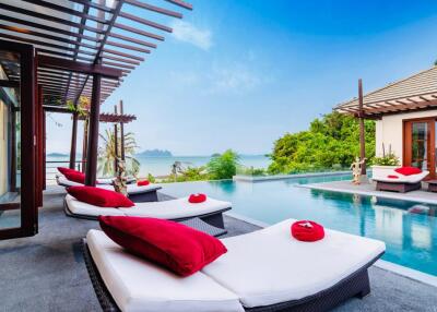 Luxury 4 bedrooms villa - Beachfront - in Ao Po