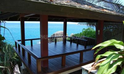 KAT5434: Oceanfront 4 Bedroom Villa in Kata