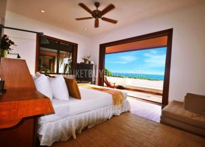 KAT5434: Oceanfront 4 Bedroom Villa in Kata