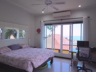 Sublime 4 bedrooms villa - Sea View - in Cape Panwa