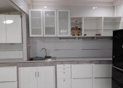 For Sale and Rent Bangkok Town House Ratchadaphisek MRT Sutthisan Huai Khwang